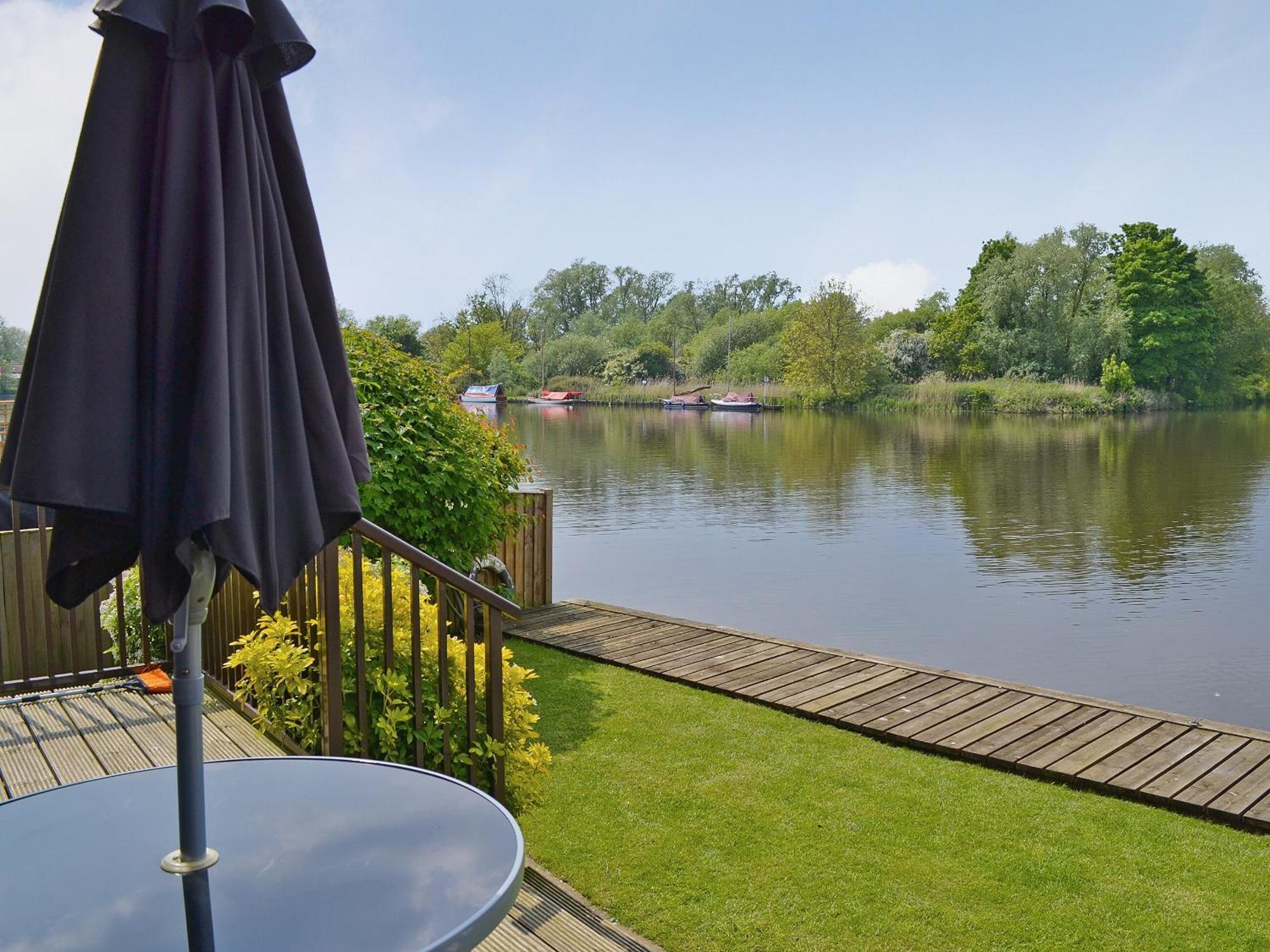 Herons View - 28279 Brundall Bagian luar foto